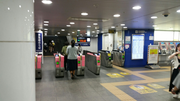 横浜駅の京急南改札