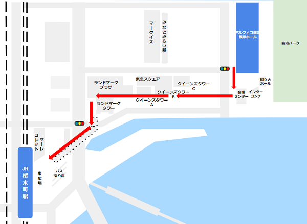 パシフィコ横浜から桜木町駅への行き方（クイーンスクエアを通り抜け）