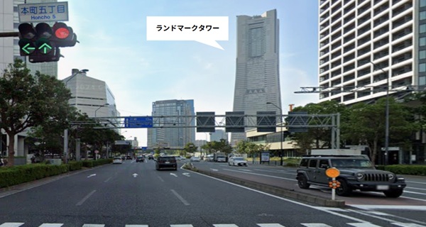 横浜ランドマークタワー前